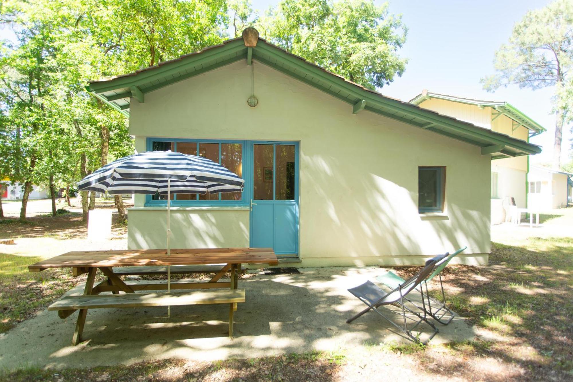 Maisonnette 6 Pers Dans Avec Piscine *